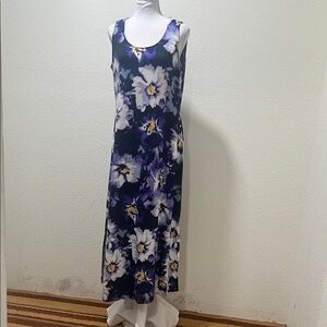 Elegant Floral Maxi Dress - Blue and White